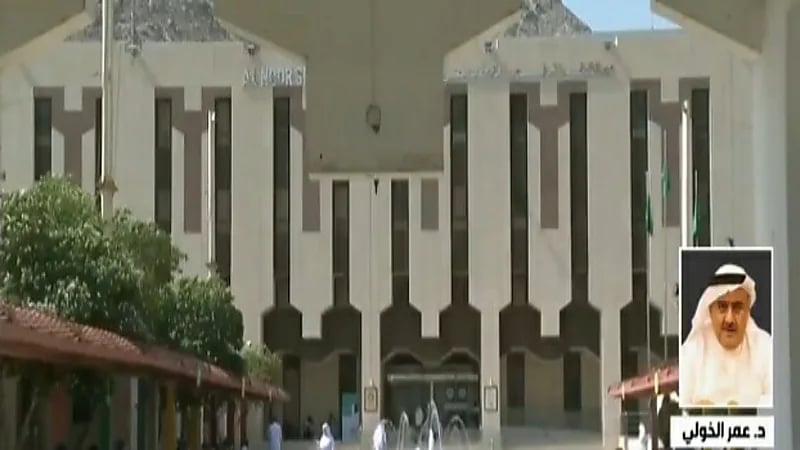 محامي: السجن 10 سنوات والغرامة لمن يعتدي على الموظف العام في مقر عمله "فيديو" 