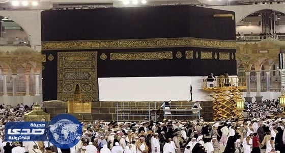 رفع الجزء السفلي من كسوة الكعبة 3 أمتار