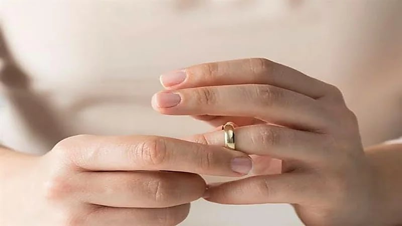 زوجة ترفع دعوى خلع ضد زوجها بسبب عملية تجميل