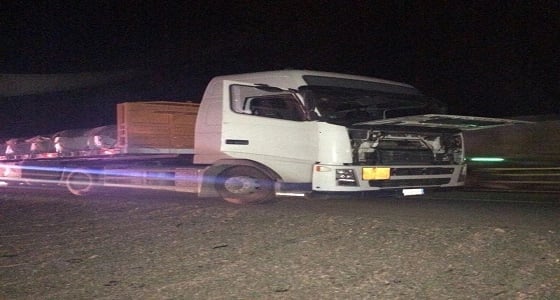 شاحنة علق مثبت سرعتها على 120كم.. و " العمليات الأمنية " تتمكن من إنقاذ قائدها