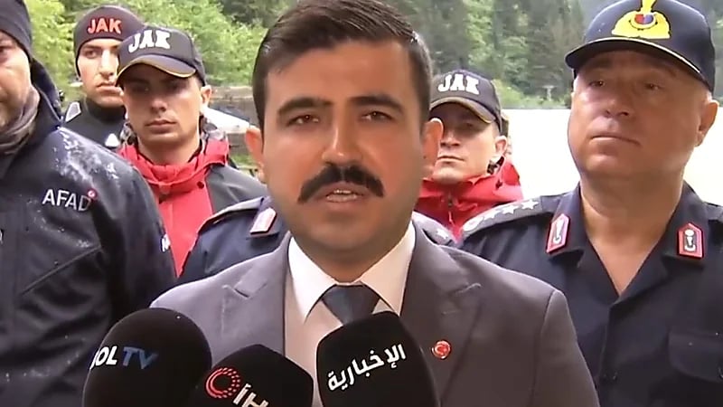 محافظ أوزنغول: 103 منقذًا و15 سيارة يشاركون في البحث عن الطفل المفقود .. فيديو