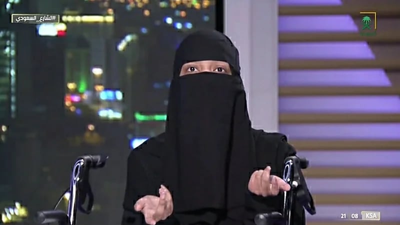 بالفيديو.. مواطنة مصابة بالتصلب اللويحي تطالب بتمكينهم من الوظائف