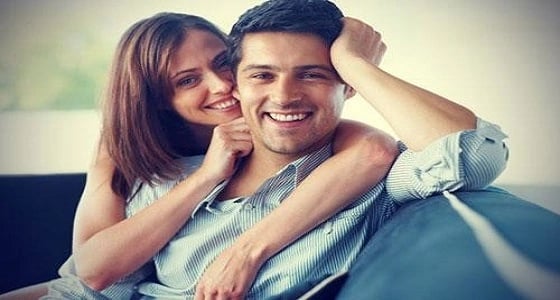 4 مؤشرات على أن زوجك يحاول تغييرك