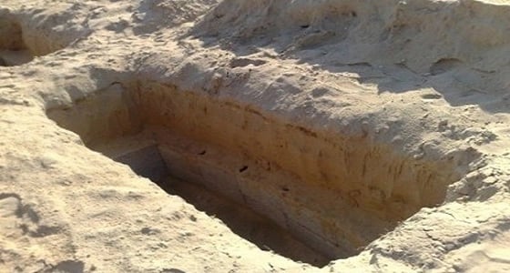 بالفيديو| تغسيل شاب ودفنه في القبر ويخرج بعد ليلة هكذا وصفها