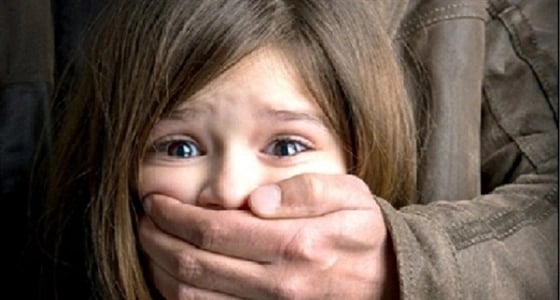 مدرسة خليجية تحذر الطلاب من خطورة التعامل مع الغرباء