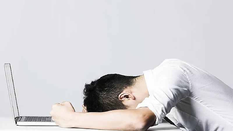 قد يسبب السرطان..دراسة تحذر من العمل ليلاً