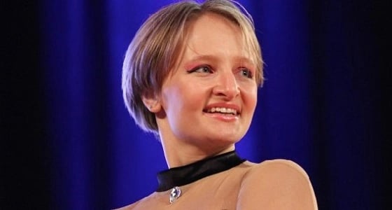 بنت بوتين الصغرى أشهر راقصي الأكروبات