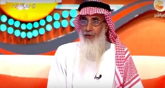 مسن في عمر 64 يعود للدراسة مع ابنته ( القصة كاملة )