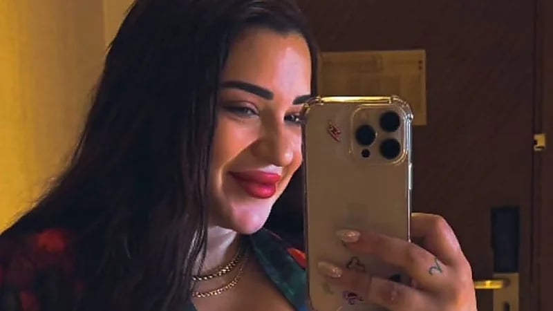 أسما شريف منير تخطف الأنظار في أحدث ظهور خلال شهر العسل