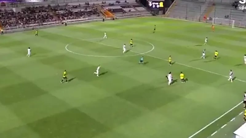 لحظة طرد عبدالرحمن العبود في لقاء بورتيمونينسي .. فيديو