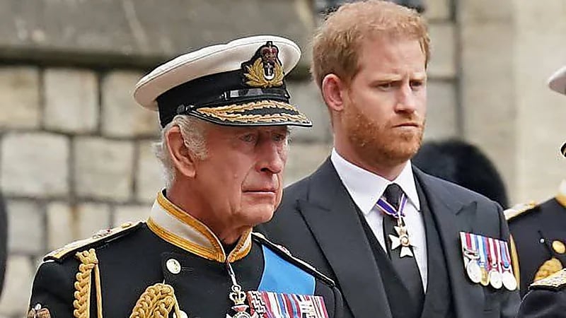 اجتماع سري يُمهّد لمصالحة تاريخية بين الملك تشارلز والأمير هاري.. فيديو