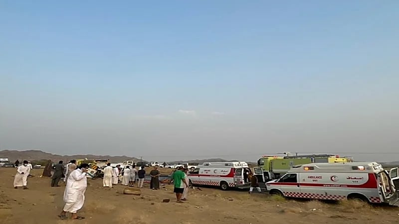 وفيات وإصابات في حادث مروع بالقنفذة