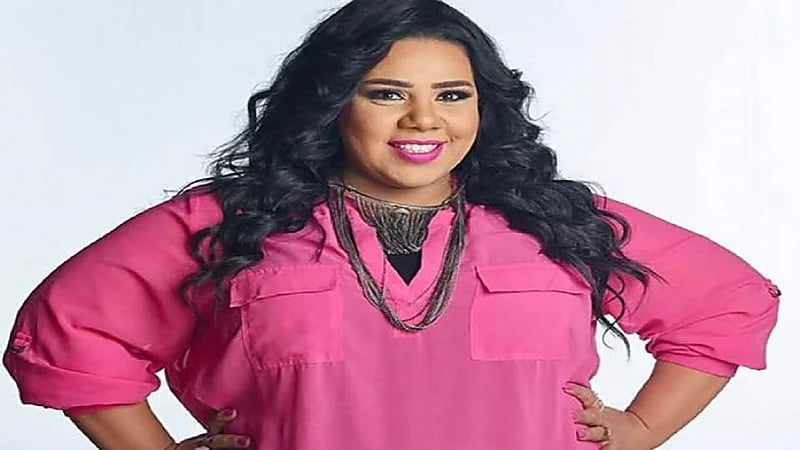 بالفيديو .. شيماء سيف تتعرض لهجوم حاد بعد تقبيلها لطفل بطريقة غير لائقة