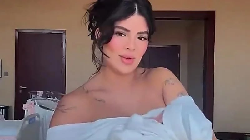 أصالة كامل برفقة طفلتها دفى في أحدث ظهور.. فيديو