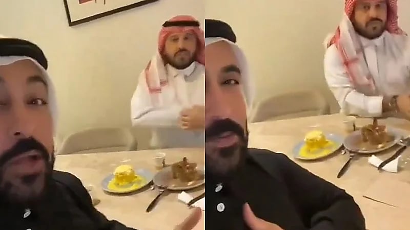 ‏شاب يلتقي بأخيه بعد غياب طال لمدة 20 عام .. فيديو