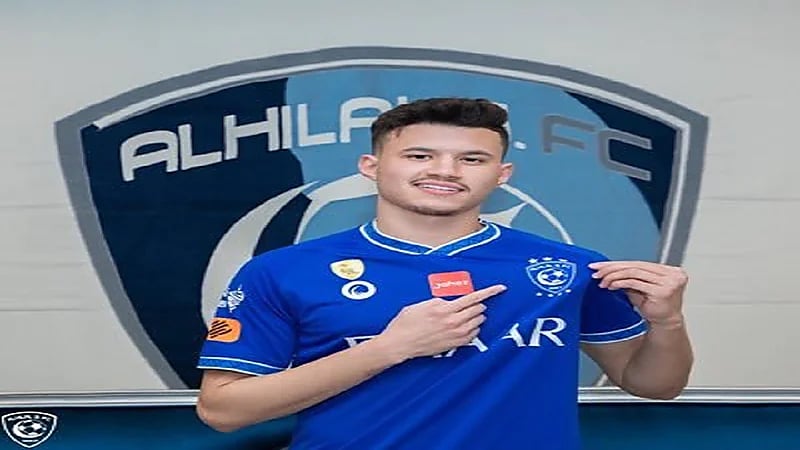 بعد انضمامه للهلال رسميا..الحمدان: " اليوم أبدأ محطة جديدة مع كبير آسيا "