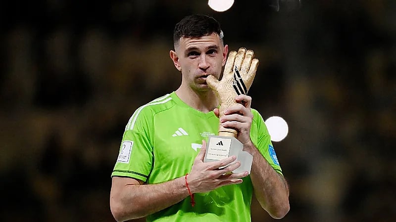 حارس منتخب الأرجنتين يستأجر كلبا لحراسة ميداليته الذهبية