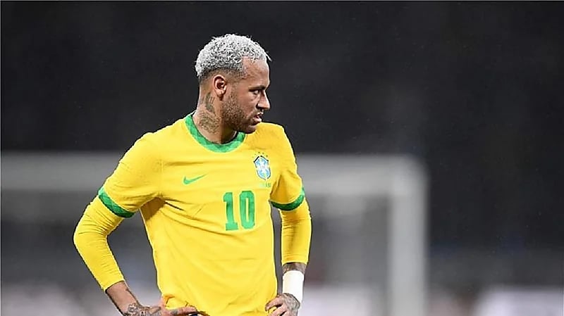 عطل في الطائرة يمنع نيمار من الانضمام للبرازيل