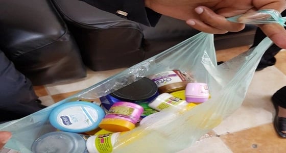 إغلاق عددًا من المحلات التجارية تروج منتجات مجهولة المصدر بالباحة