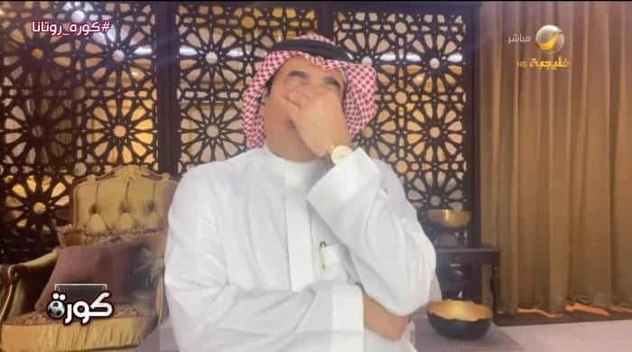 حاتم خيمي يذرف الدموع بعد تجاهل نادي الوحدة لتكريمه في جولة الأساطير .. فيديو