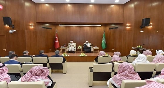 في محاضرة بالشؤون الإسلامية بالرياض.. " أرباش " يعرض تجربة بلاده في مجال التعليم الديني