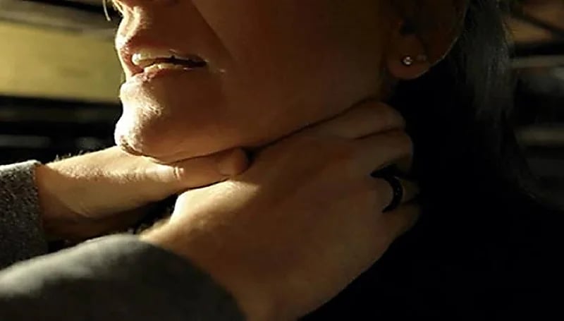 مقتل فتاة خنقًا على يد أشقائها