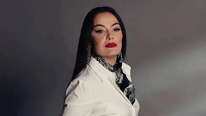 شريهان تفاجئ الجمهور بصور نادرة لها مع أم كلثوم.. صور