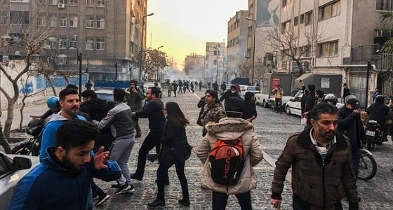 القيادة الإيرانية تسحب عناصر من قواتها بسوريا لقمع التظاهرات