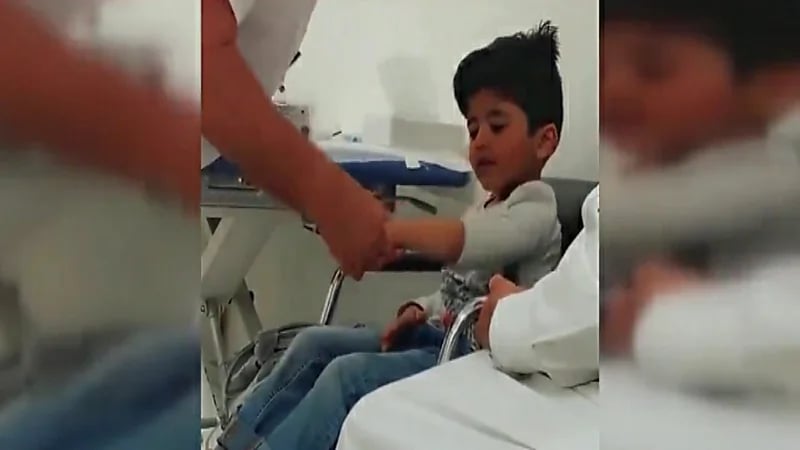 بالفيديو.. صناعة الأطراف الصناعية تعيد الأمل للطفل "معاذ"