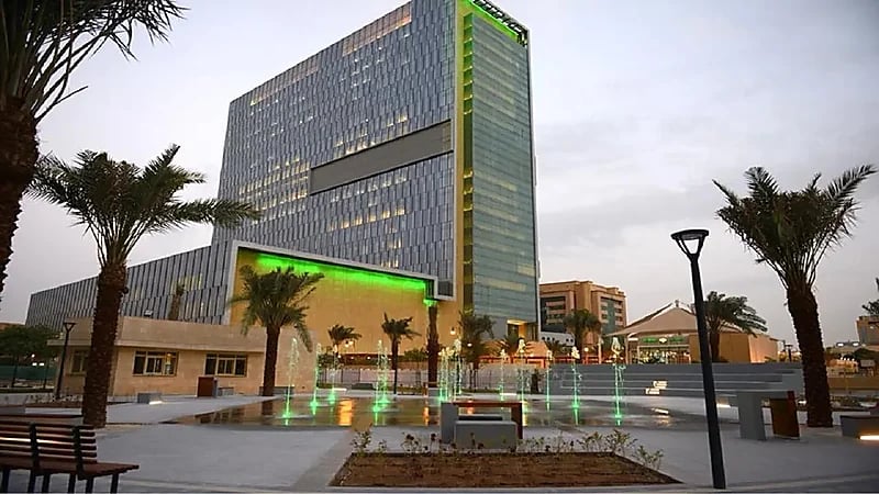 شاهد..المقصود من تحويل مستشفى الملك فيصل التخصصي مؤسسة مستقلة