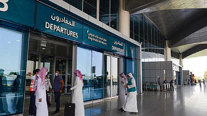 اليوم..بدء تطبيق الاشتراطات الخاصة بالمغادرين والقادمين إلى المملكة