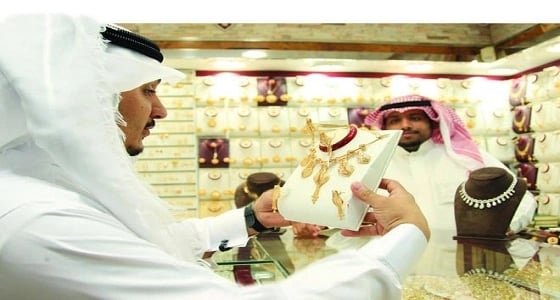 شركات الذهب يتحايلون على " توطين المجوهرات " بعد عزوف الشباب