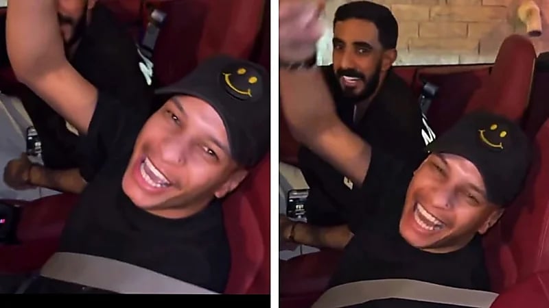 شقيق البليهي يثير الجدل بغناء أهازيج الاتحاد .. فيديو