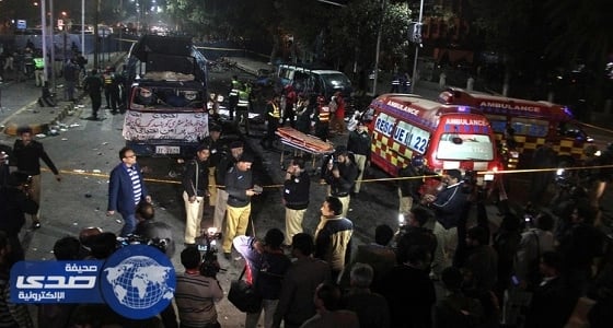 جرح 10 أشخاص في انفجار بـ " لاهور " الباكستانية