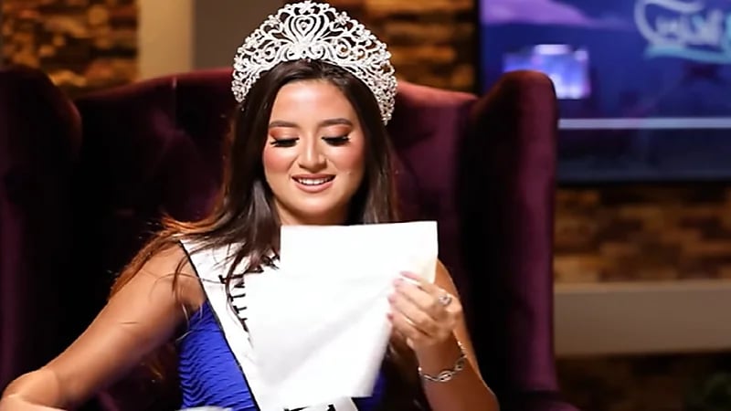 بالفيديو.. مذيع يحرج ملكة جمال مصر ويطلب إزالة المكياج عن وجهها