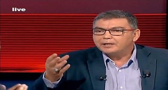 بالفيديو .. مذيع يطرد قياديًا في حزب الله