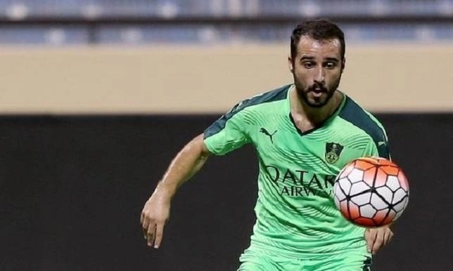  لاعب الأهلي يهاجم منتقديه: لا يفقهون شيئا في كرة القدم