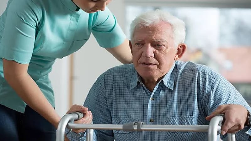 3 مخاطر صحية قد تحدث لكبار السن عند فقد الجانب الاجتماعي