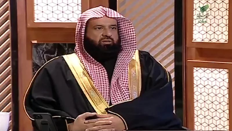 بالفيديو.. حكم طلب المرأة الطلاق من زوجها لأنه لا يصلي