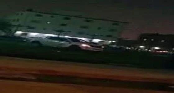 بالفيديو ..شاب يمارس التفحيط في حديقة عامة ويتلف الأعشاب بالرياض