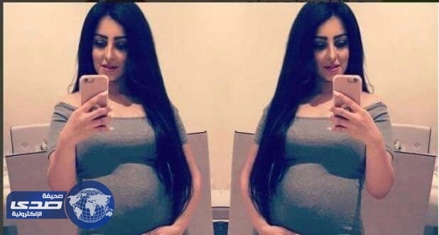 بالصورة.. المهرة البحرينية ممسكةً بيد مولودها على سرير المستشفى