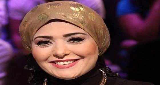 من اجل الجماعة ..صابرين تبحث عن الداعية زينب الغزالي