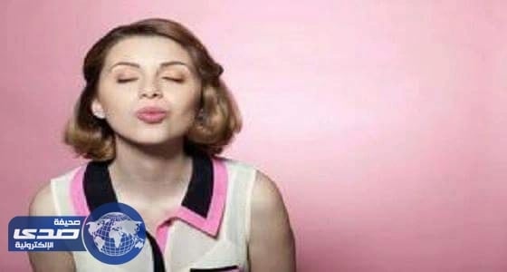 سبب غلق أعيننا أثناء القبلة