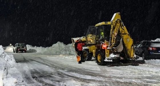 انهيار ثلجي يتسبب في مقتل عددا من الأشخاص وسط إيطاليا