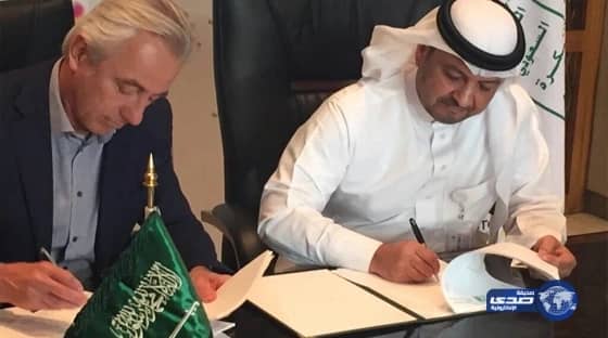 بالصور.. وصول بعثة النادي الأهلي إلى الرياض استعدادًا لمواجهة النصر