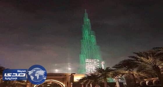 شاهد.. برج خليفة يتزين بشعار الهلال
