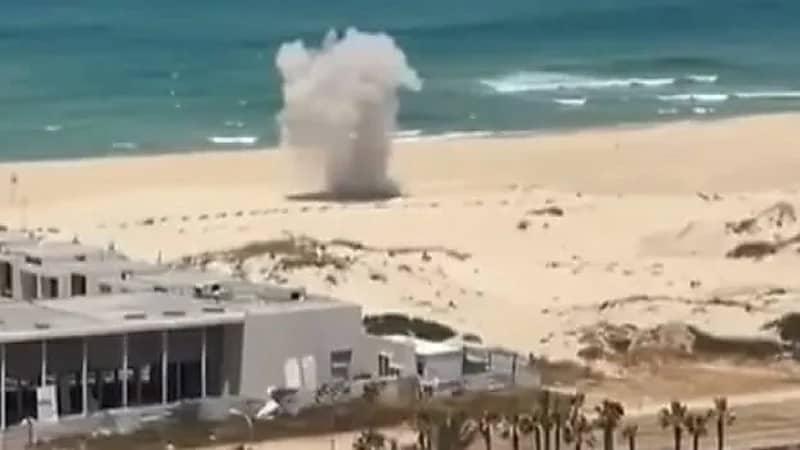 شاهد.. سقوط صاروخ أطلقته كتائب القسام على ميناء أسدود الإسرائيلي