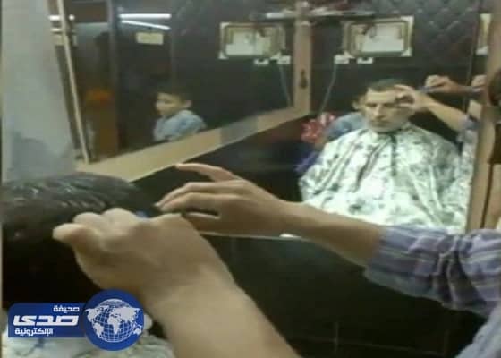 بالفيديو.. رئيس الحكومة المغربية في صالون الحلاقة