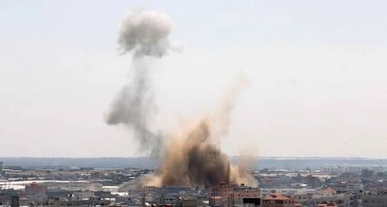 استشهاد فلسطينيان وإصابة 5 آخرين في غارة إسرائيلية استهدفت نفقاً برفح