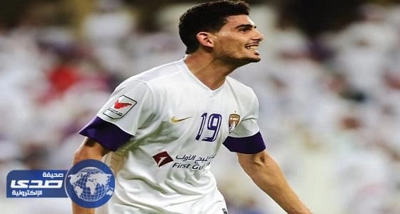 بالفيديو.. مذيعة تقص شعرها على الهواء.. لهذا السبب الغريب